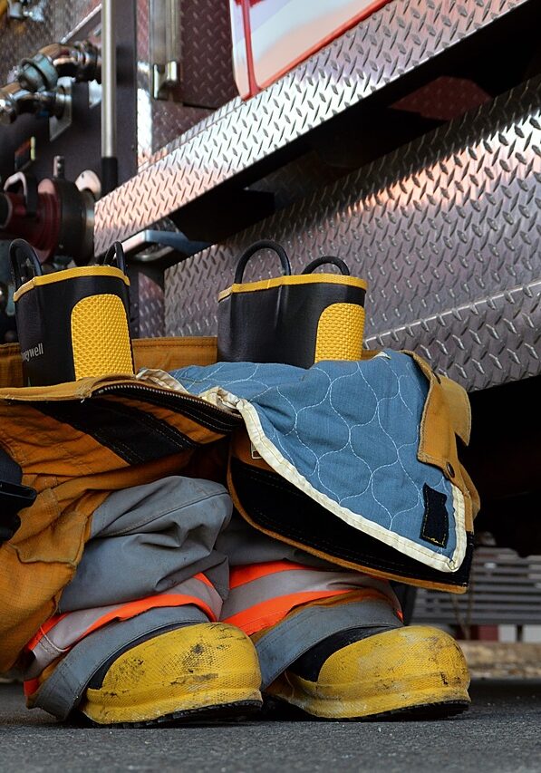 boots-pant-firefighter-4081861 boots, pant, firefighter-4081861.jpg
